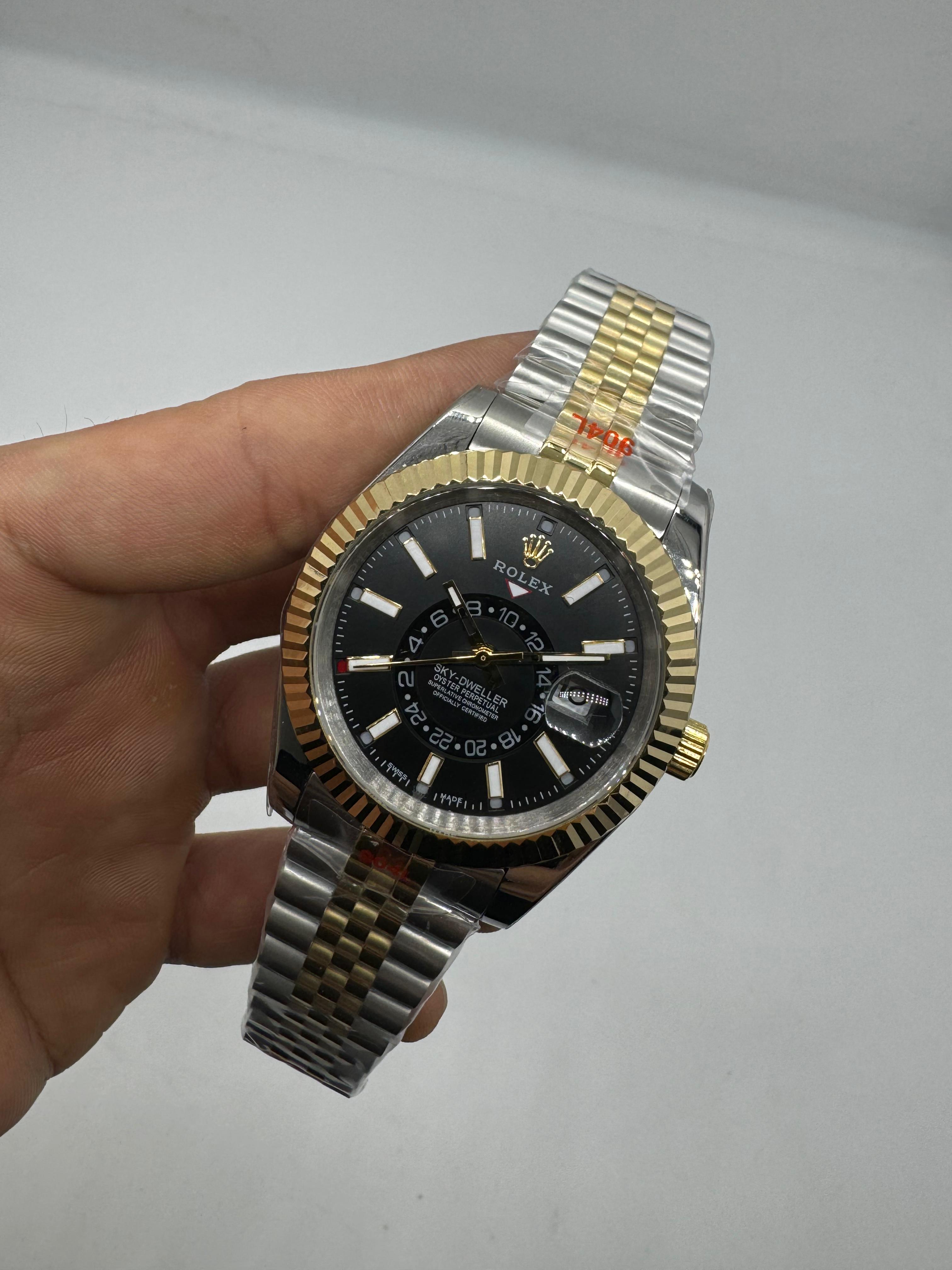 Rolex Sky-Dweller Rolesor Amarillo Esfera Black