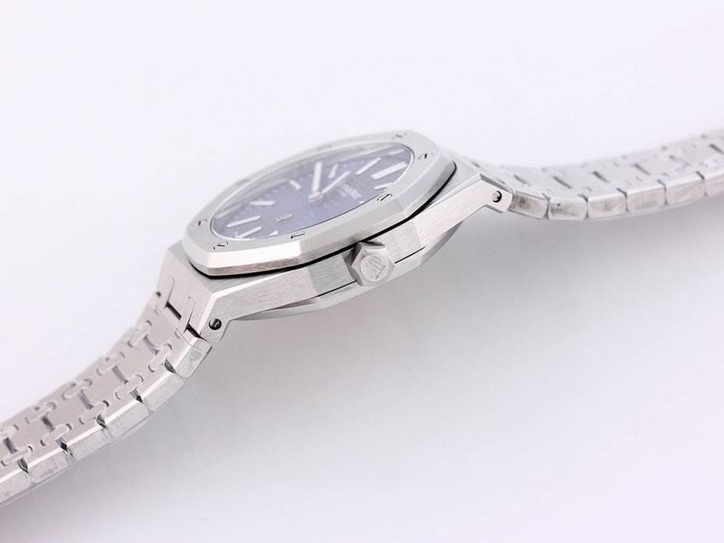 Audemars Piguet Royal Oak “Jumbo” Extra-Thin Ref. 15202ST — Audemars Piguet