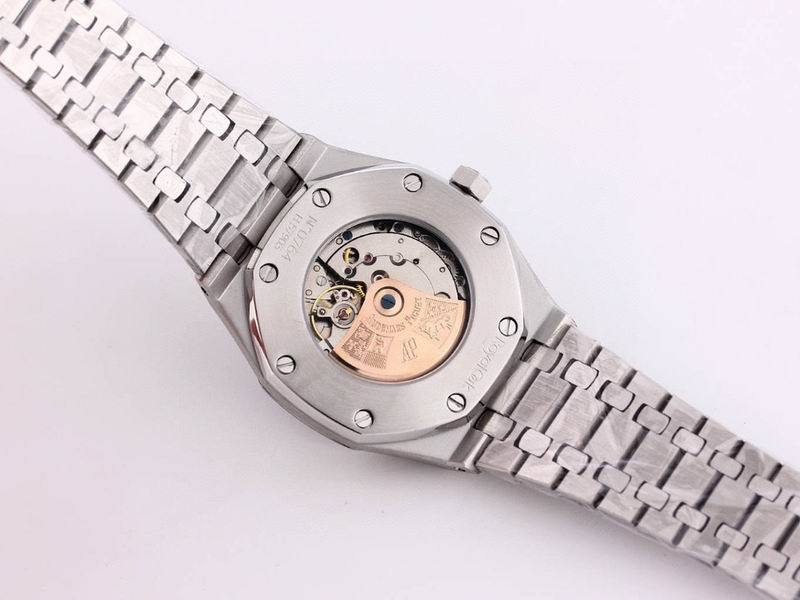 Audemars Piguet Royal Oak “Jumbo” Extra-Thin Ref. 15202ST — Audemars Piguet