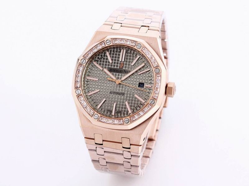 Audemars Piguet Royal Oak 41mm con bisel engastado en diamantes baguette