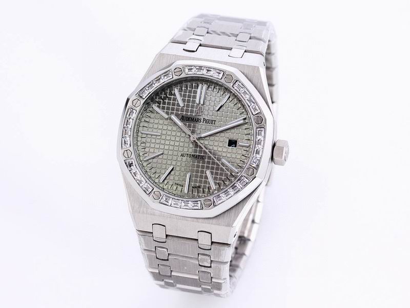 Audemars Piguet Royal Oak 41mm con bisel engastado en diamantes baguette — Audemars Piguet