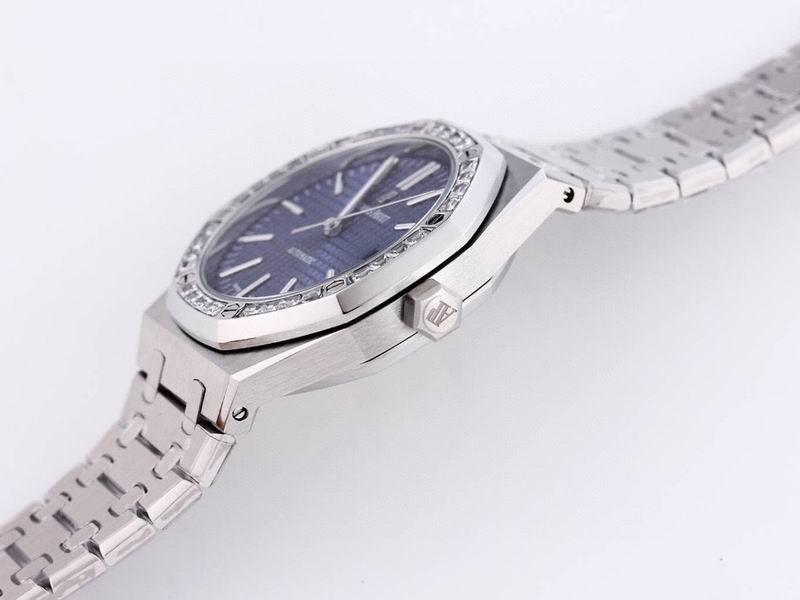 Audemars Piguet Royal Oak 41mm con bisel engastado en diamantes baguette — Audemars Piguet