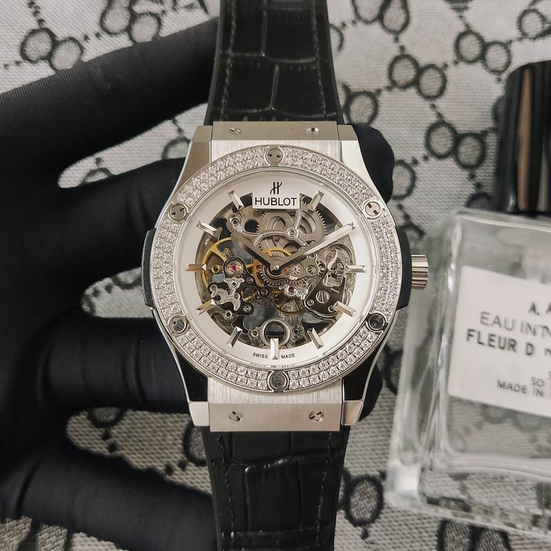 Hublot Classic Fusion Skeleton Automatic (Diamond Bezel)