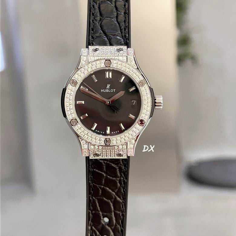 Hublot Classic Fusion 33mm Diamonds – Ref. 581.OX.1180.LR.1104 — Hublot