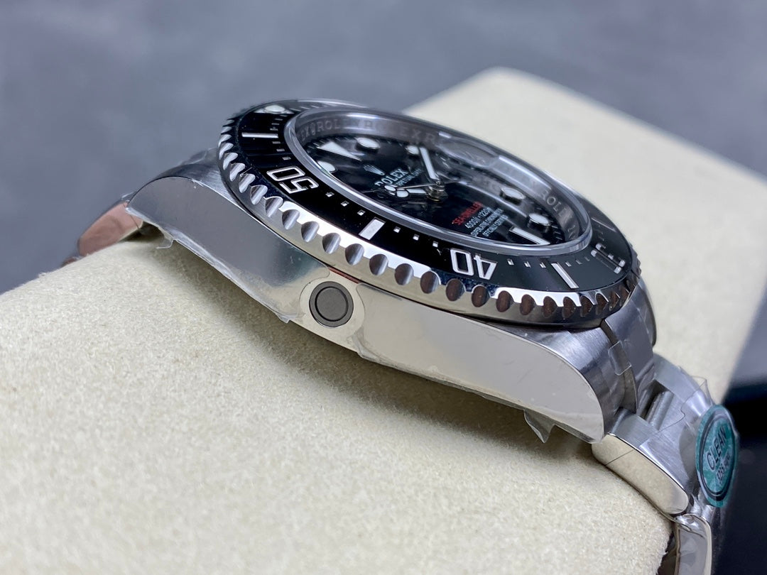 Rolex Sea-Dweller Ref. 126600 — Rolex