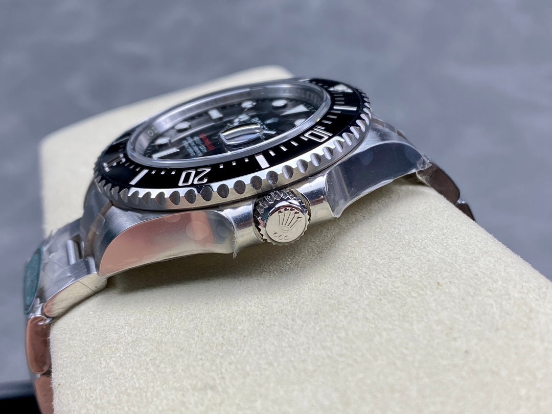 Rolex Sea-Dweller Ref. 126600 — Rolex