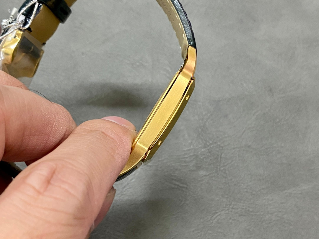Cartier Santos Dumont Large Model Ref. WSSA0021 (versión oro amarillo) — Cartier