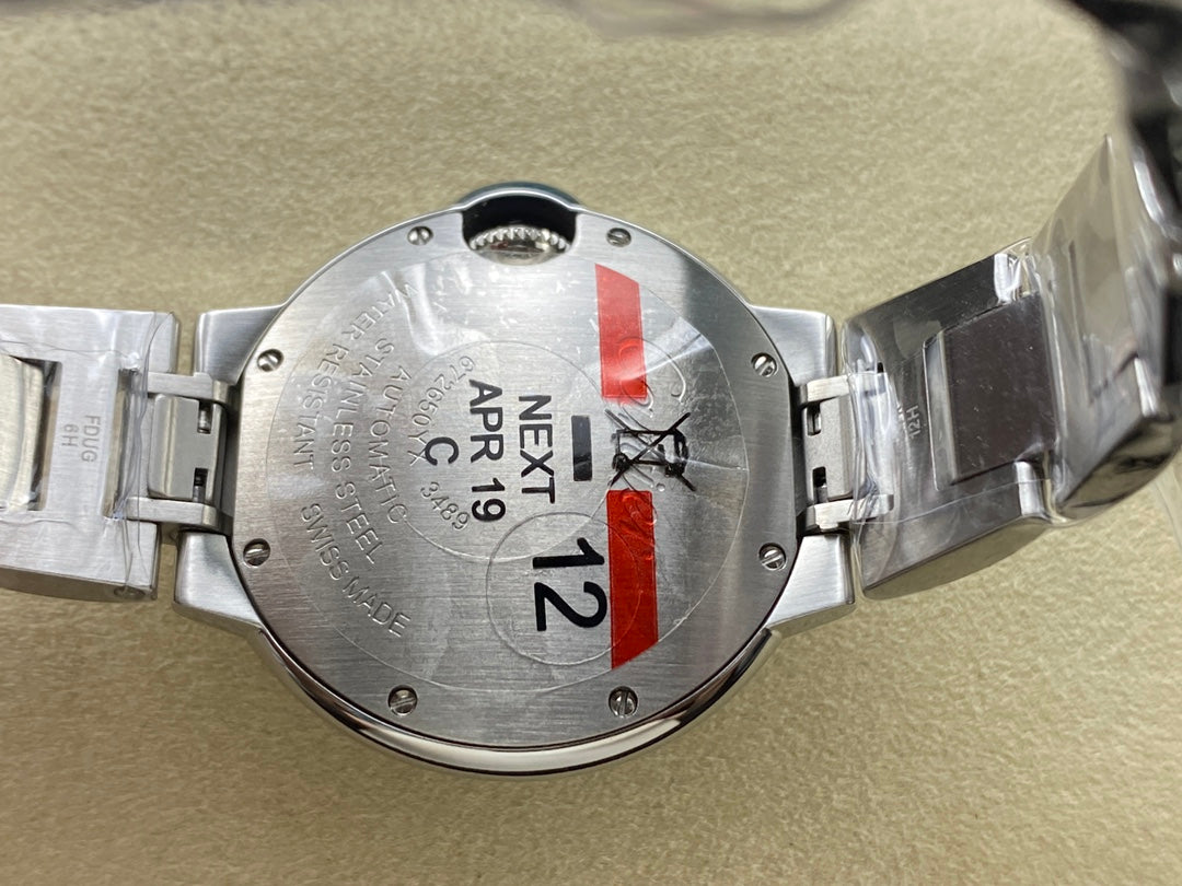 Cartier Ballon Bleu de Cartier 33mm Automatic con bisel de diamantes (acero) — Cartier