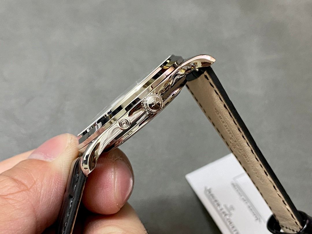 Jaeger-LeCoultre Master Ultra Thin Moon — Jaeger-LeCoultre