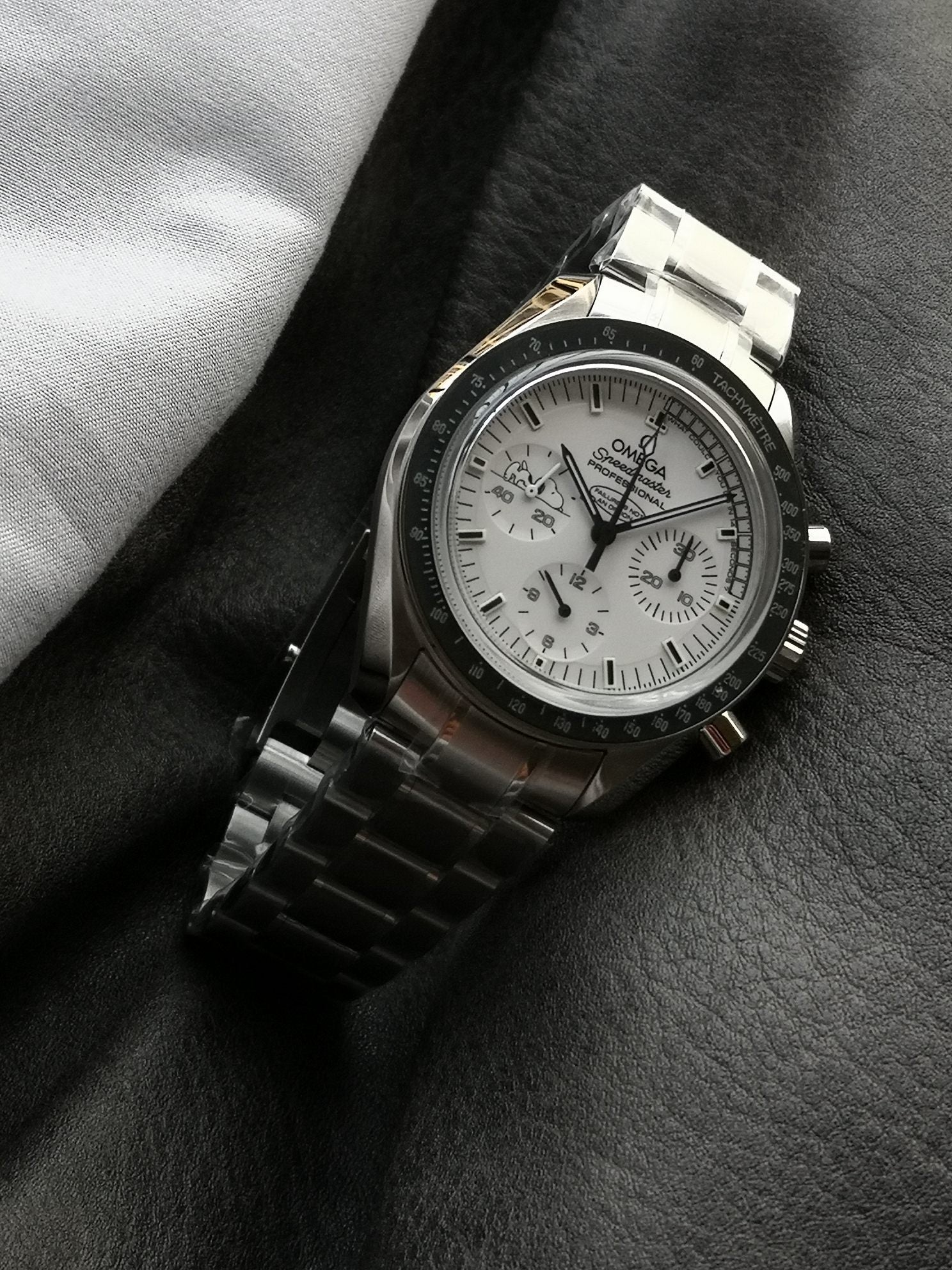 Omega Speedmaster Silver Snoopy Award 50th Anniversary