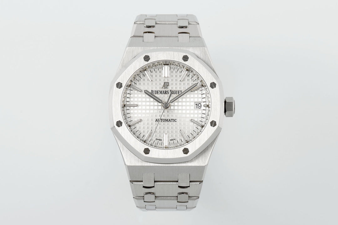 Audemars Piguet Royal Oak Selfwinding (Automatic) – Silver Dial