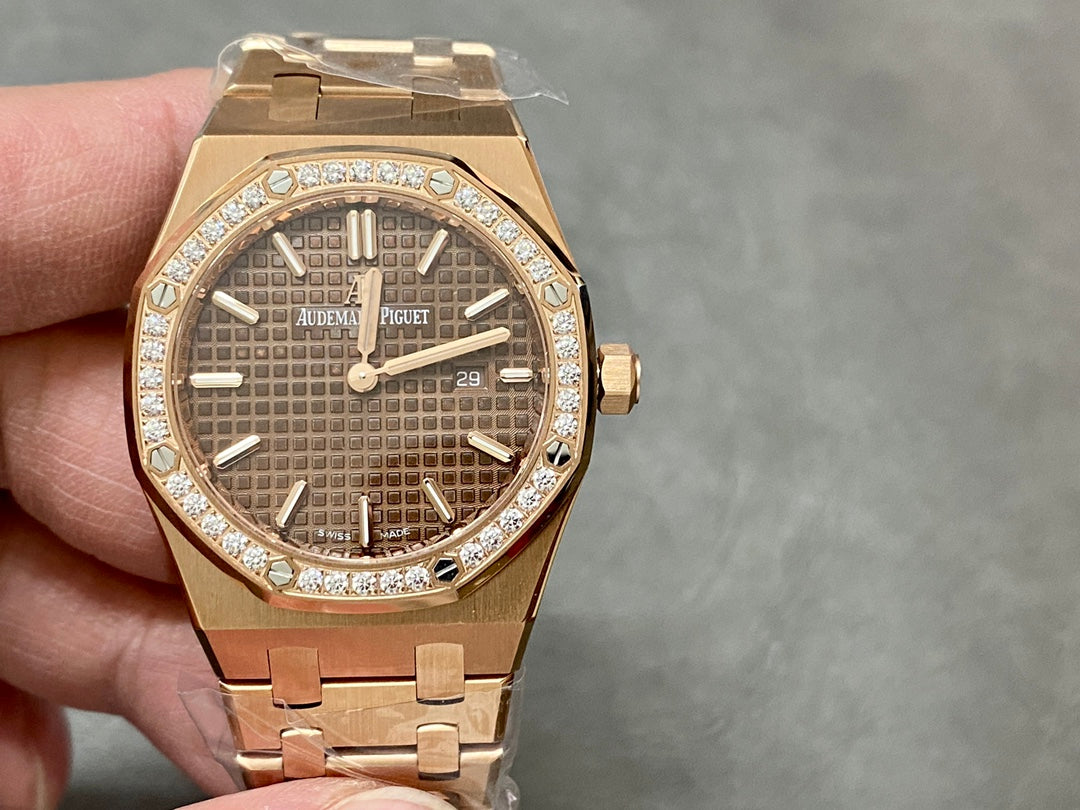 Audemars Piguet Royal Oak Selfwinding en Oro Rosa con Bisel de Diamantes