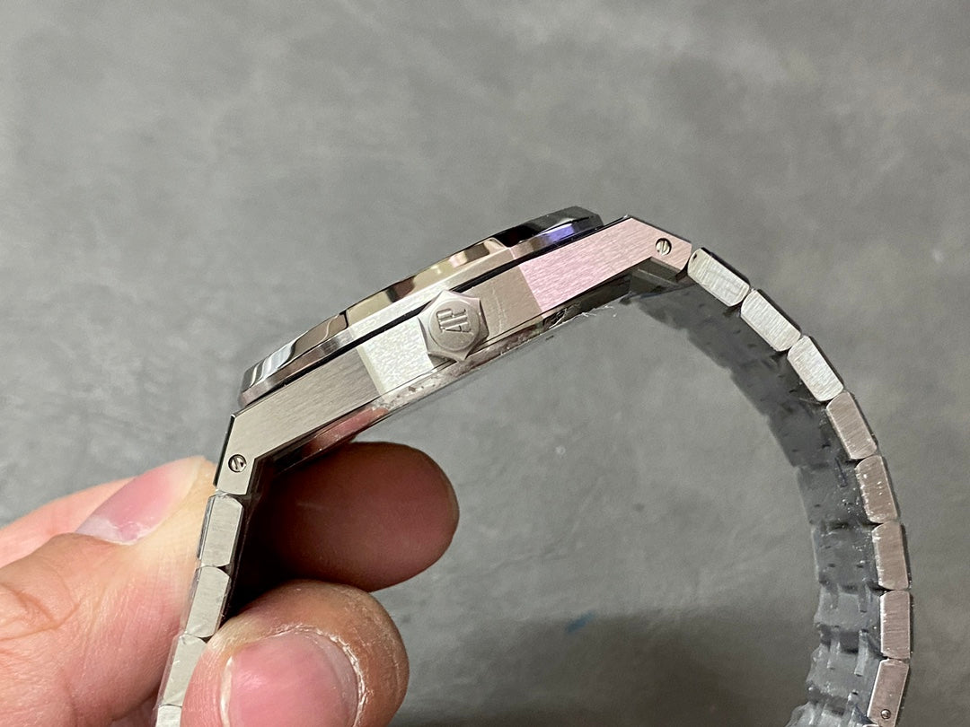 Audemars Piguet Royal Oak Selfwinding – “Silver / White Dial” — Audemars Piguet