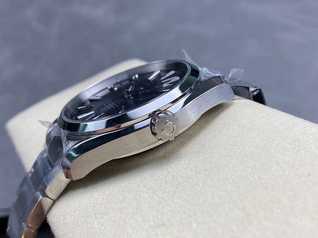 Omega Seamaster Aqua Terra (Dial Azul) — Omega