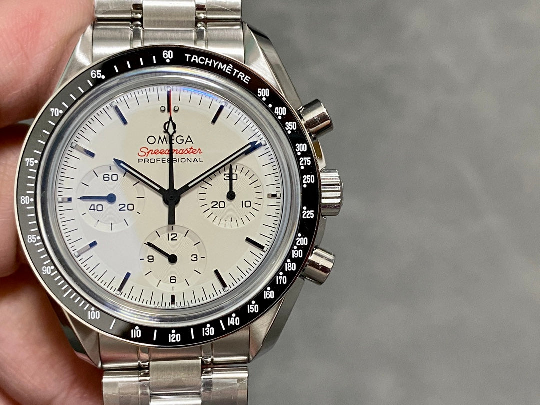 Omega Speedmaster “Panda / Racing Style”