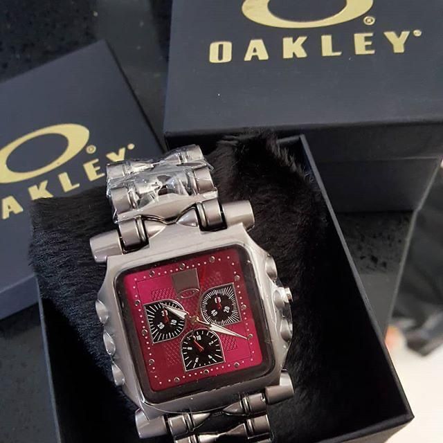 Oakley Red — Oakley
