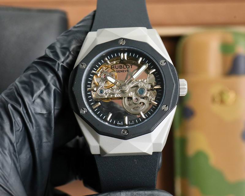 Hublot Classic Fusion Orlinski (Skeleton / King Gold / edición especial) — Hublot